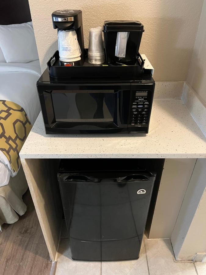 Baymont By Wyndham Houston Brookhollow Extérieur photo