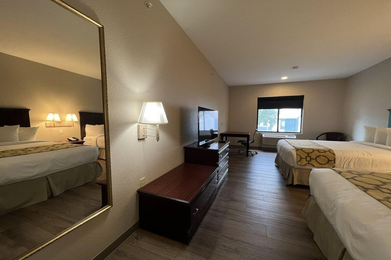 Baymont By Wyndham Houston Brookhollow Extérieur photo