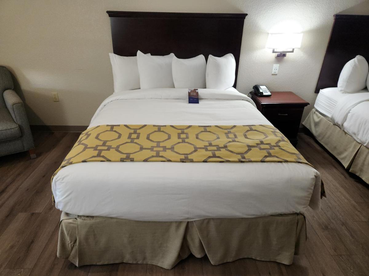 Baymont By Wyndham Houston Brookhollow Extérieur photo