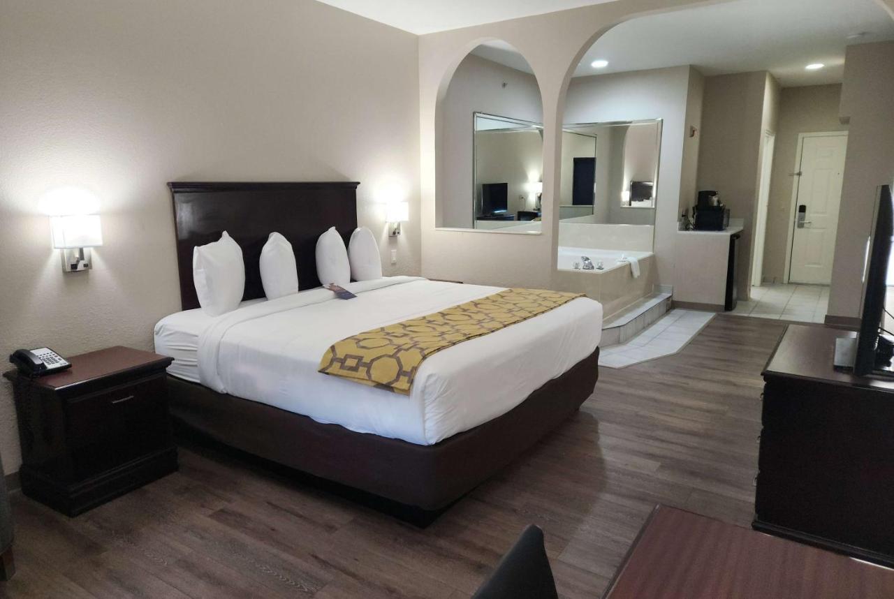 Baymont By Wyndham Houston Brookhollow Extérieur photo