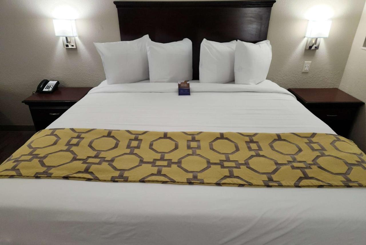 Baymont By Wyndham Houston Brookhollow Extérieur photo