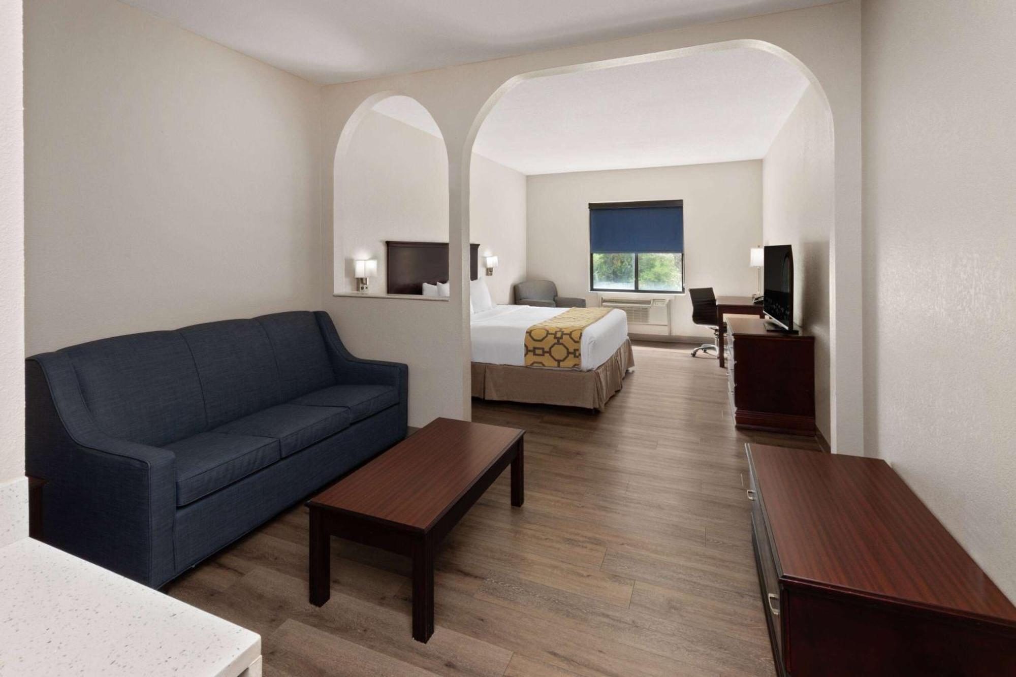 Baymont By Wyndham Houston Brookhollow Extérieur photo
