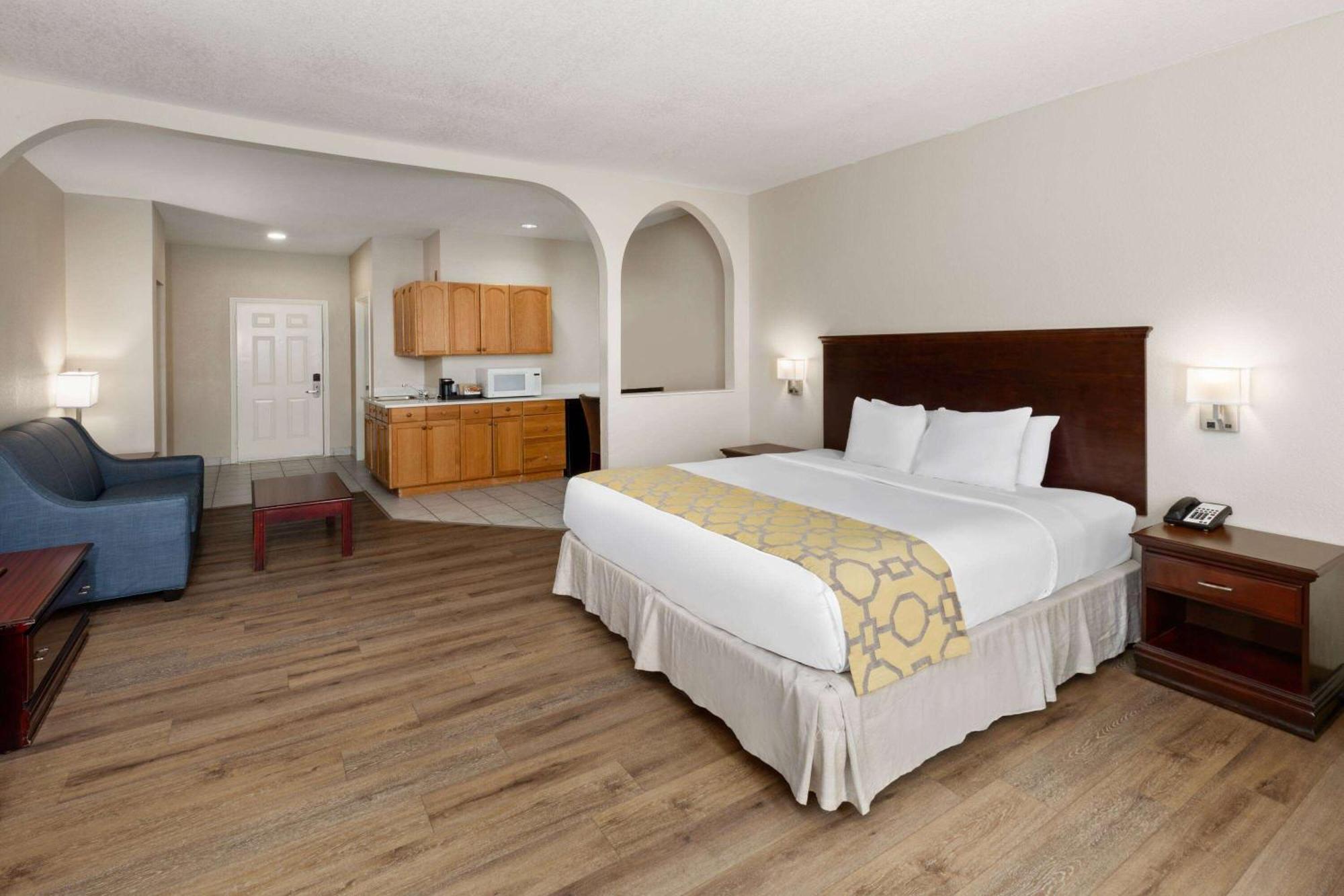 Baymont By Wyndham Houston Brookhollow Extérieur photo