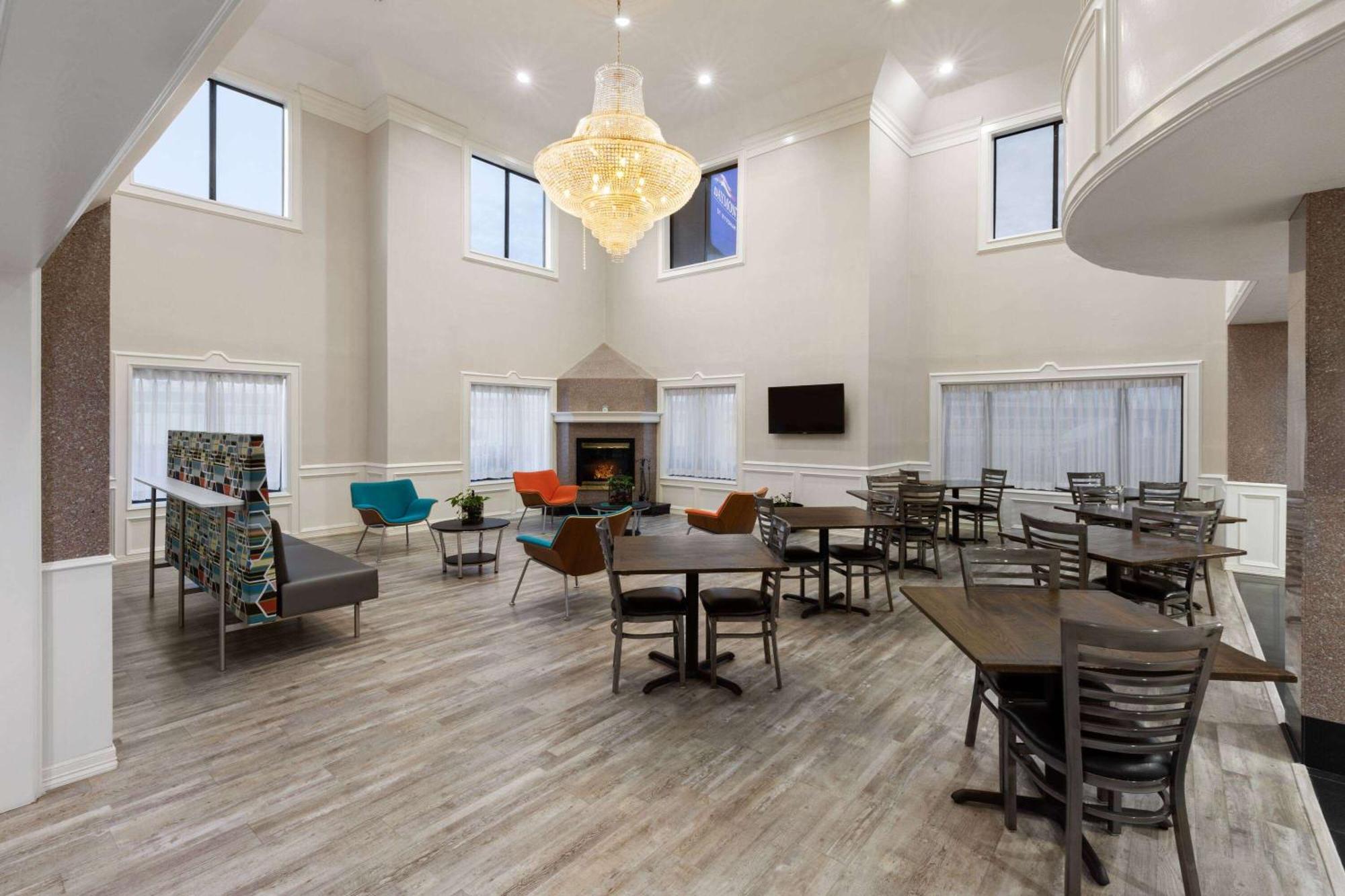 Baymont By Wyndham Houston Brookhollow Extérieur photo